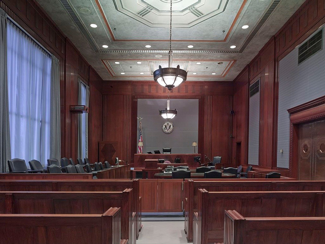 Sala De Justicia, Bancos, Asientos